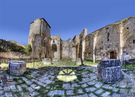 chicas en cuenca|Los lugares abandonados más bellos de España .